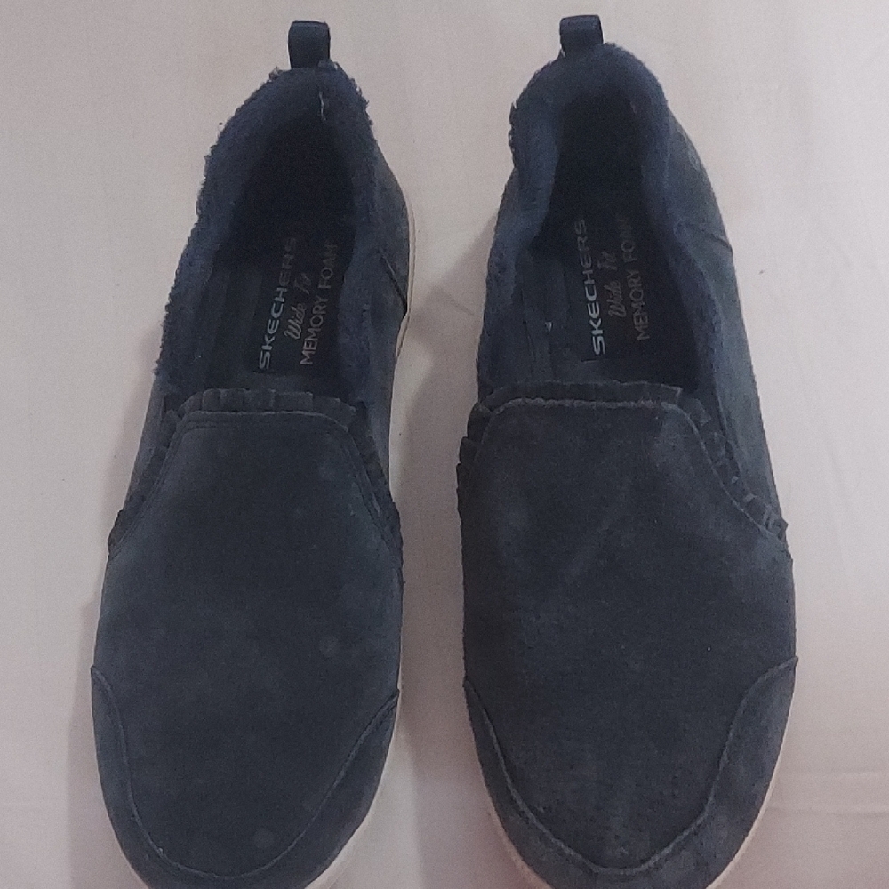 Sketchers navy blue Suade